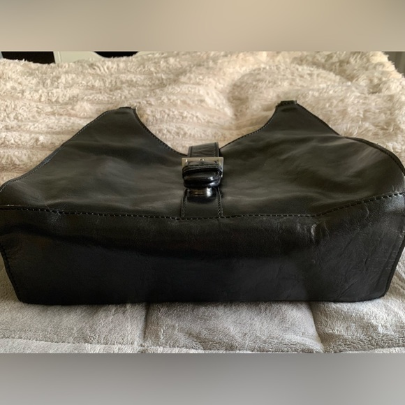 Black leather purse handmade in Italy that has Gucci style that everybody loves. - Picture 7 of 9